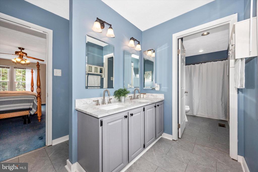 10717 GRANGERFORD COURT