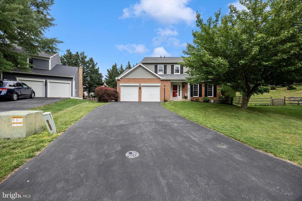 10717 GRANGERFORD COURT