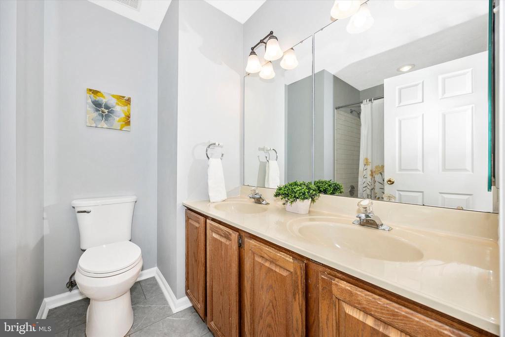 10717 GRANGERFORD COURT