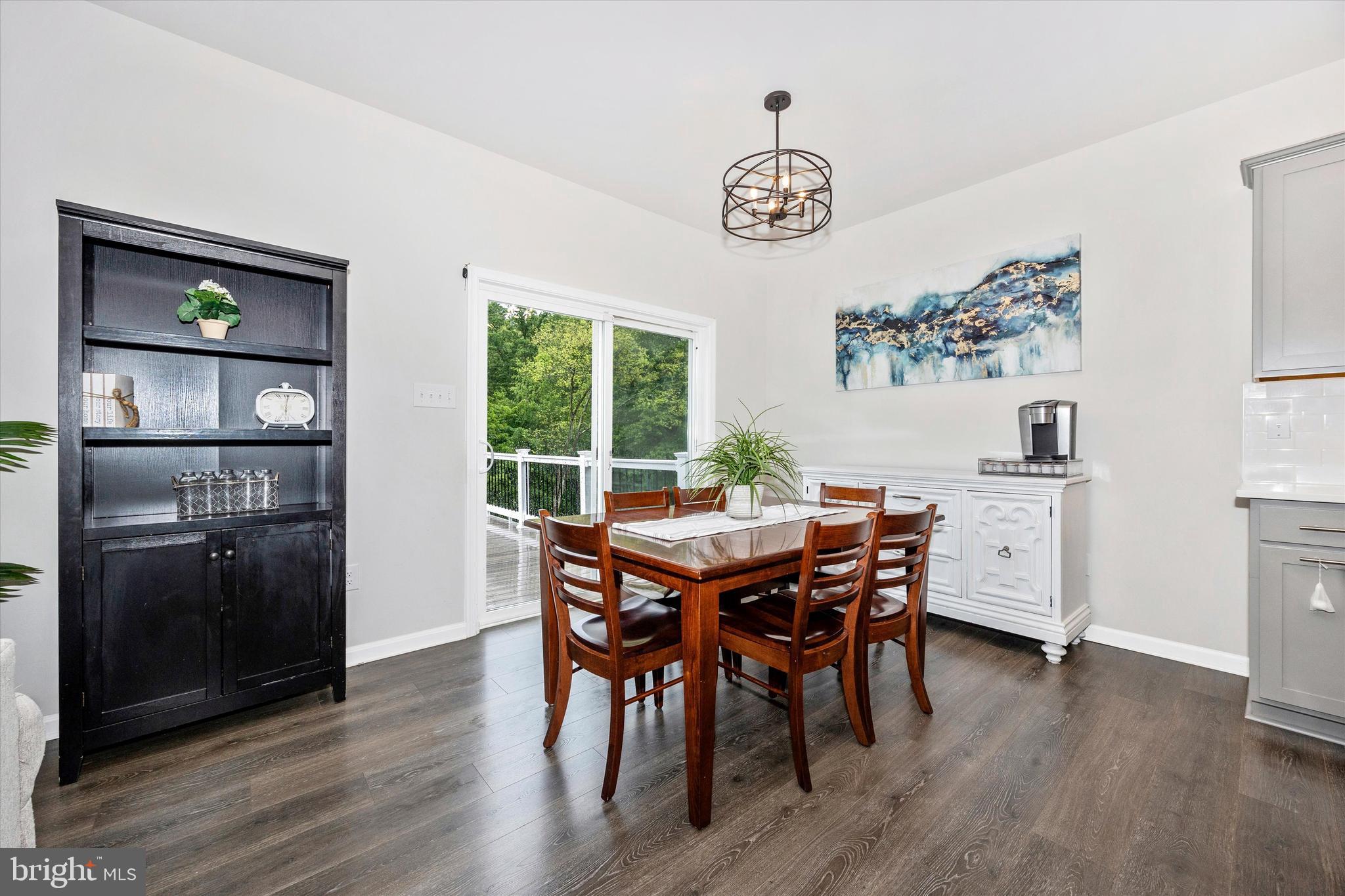 5613 ZOE LANE