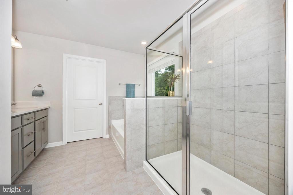 5613 ZOE LANE
