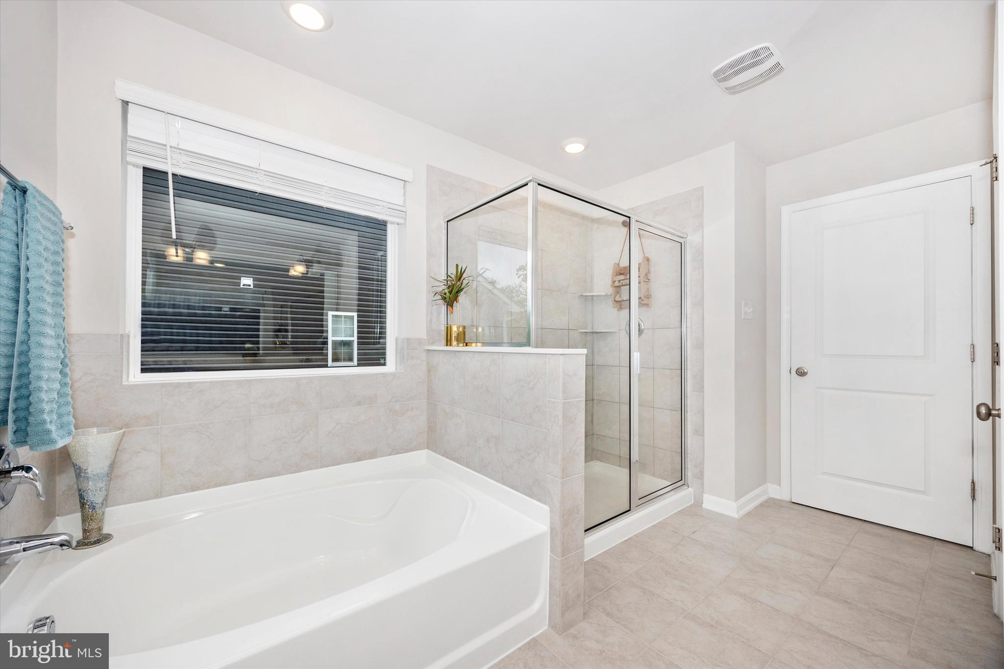 5613 ZOE LANE