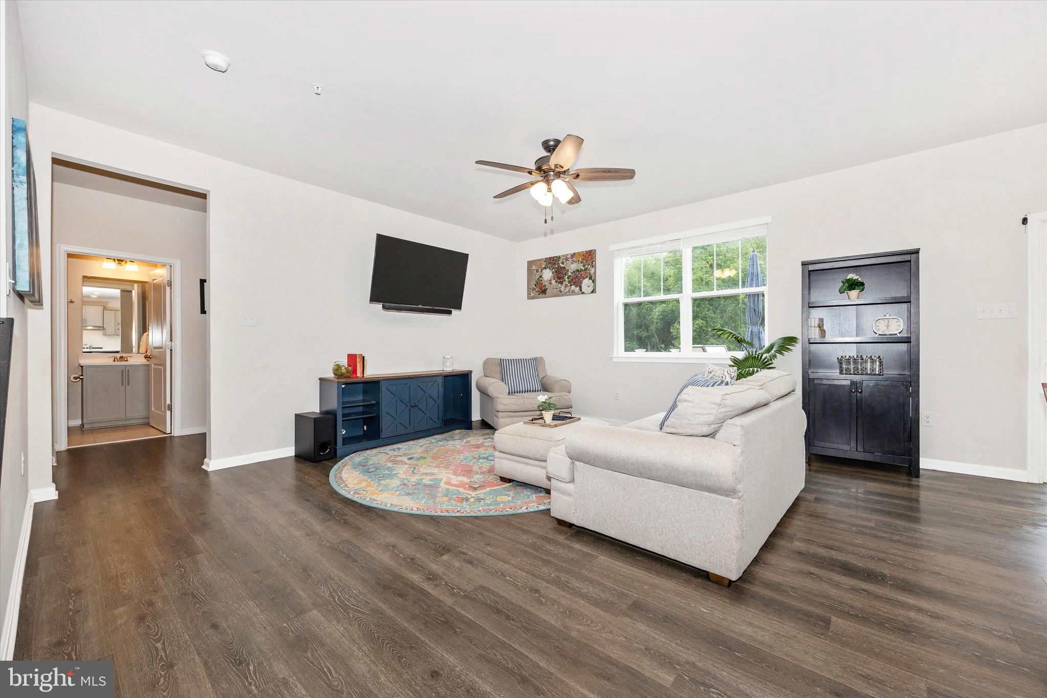 5613 ZOE LANE
