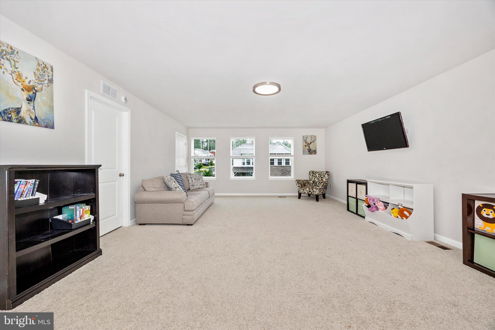 5613 ZOE LANE