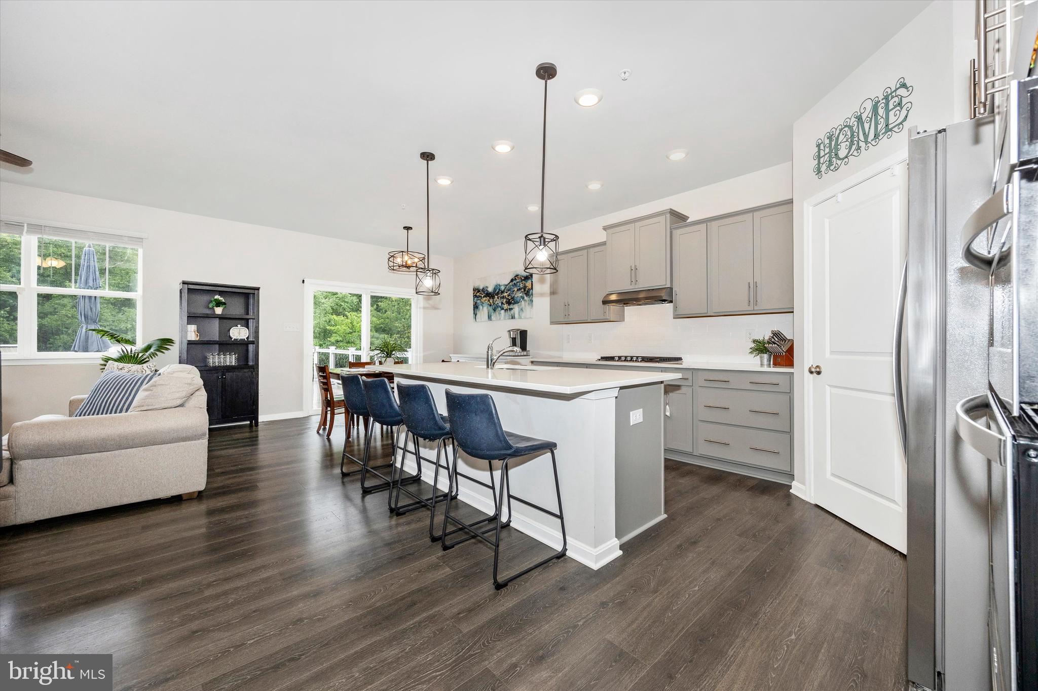 5613 ZOE LANE