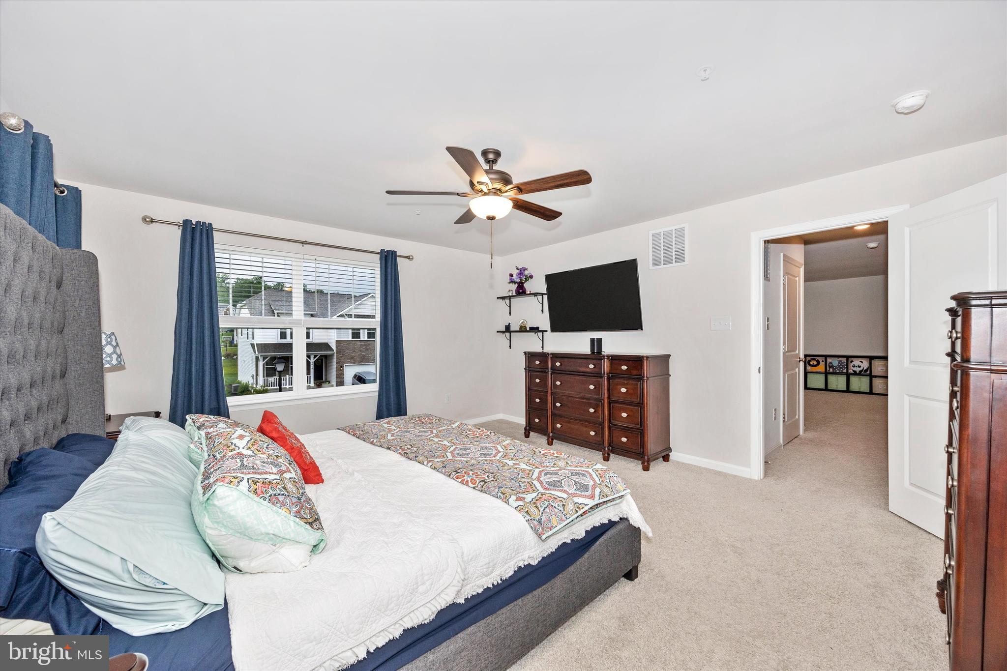5613 ZOE LANE