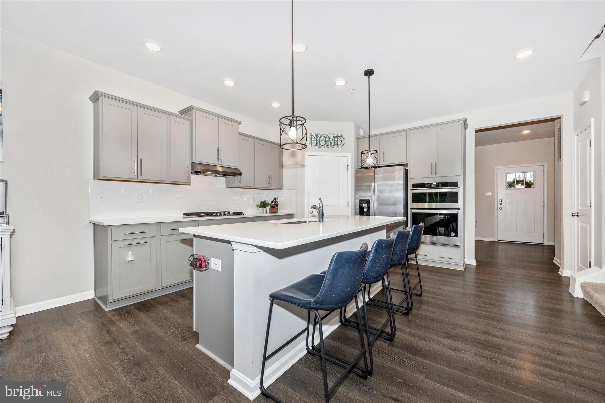 5613 ZOE LANE