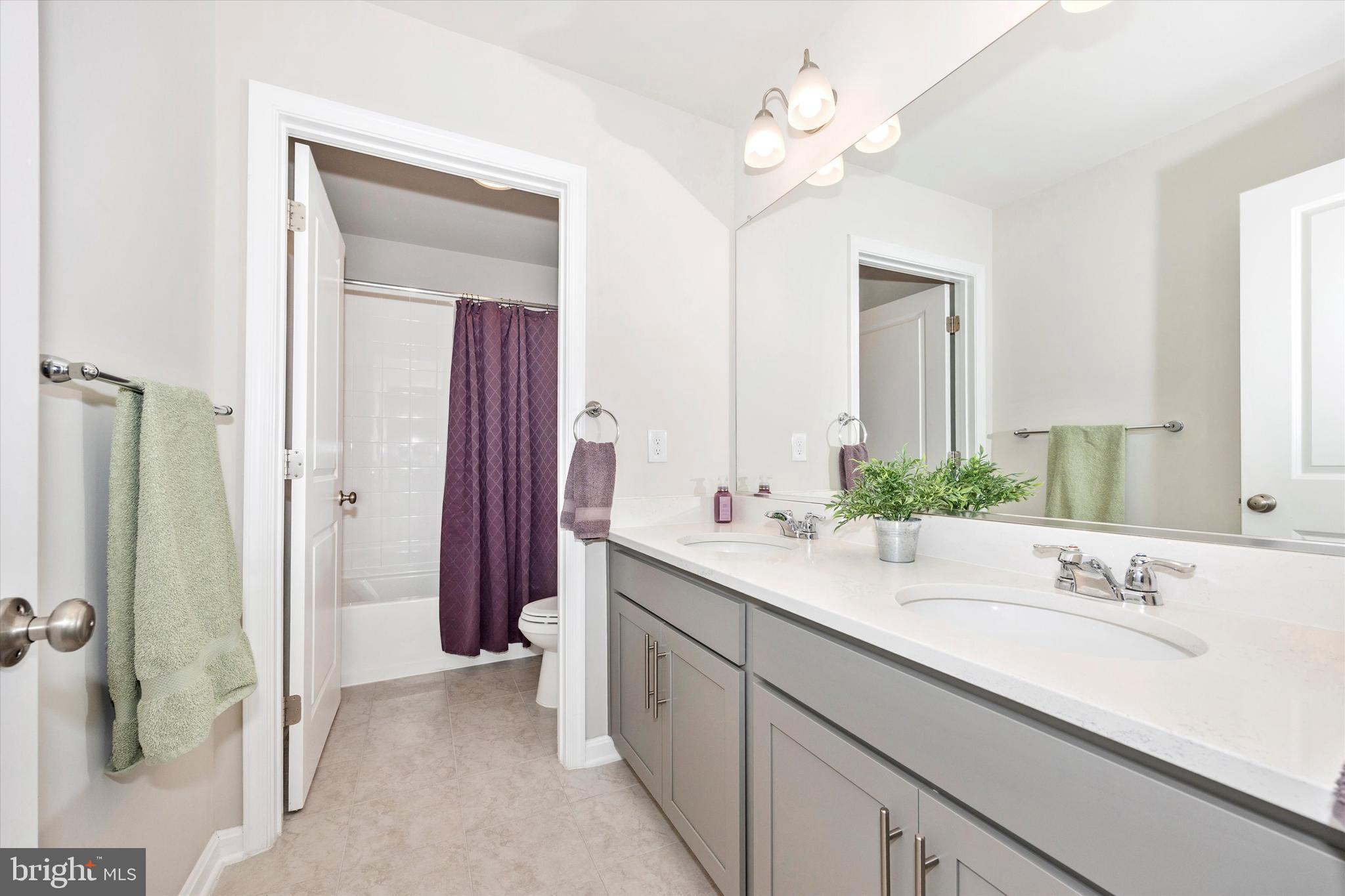 5613 ZOE LANE