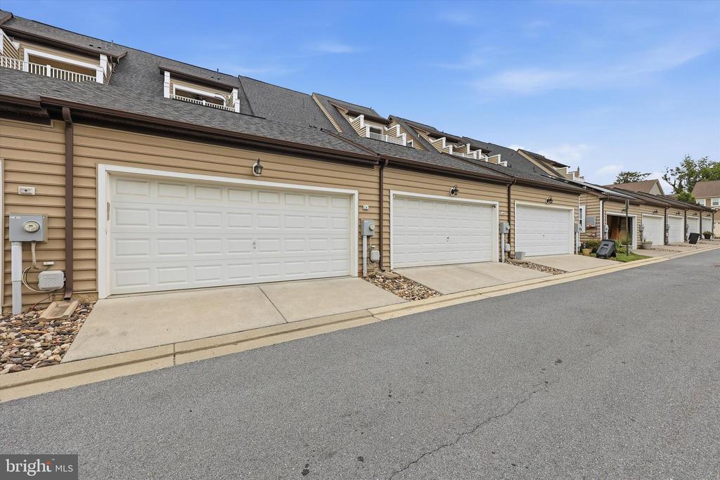 1004 LINDLEY ROAD