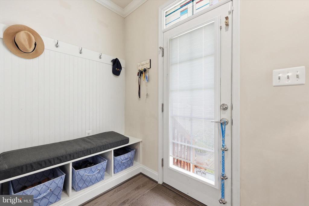 1004 LINDLEY ROAD