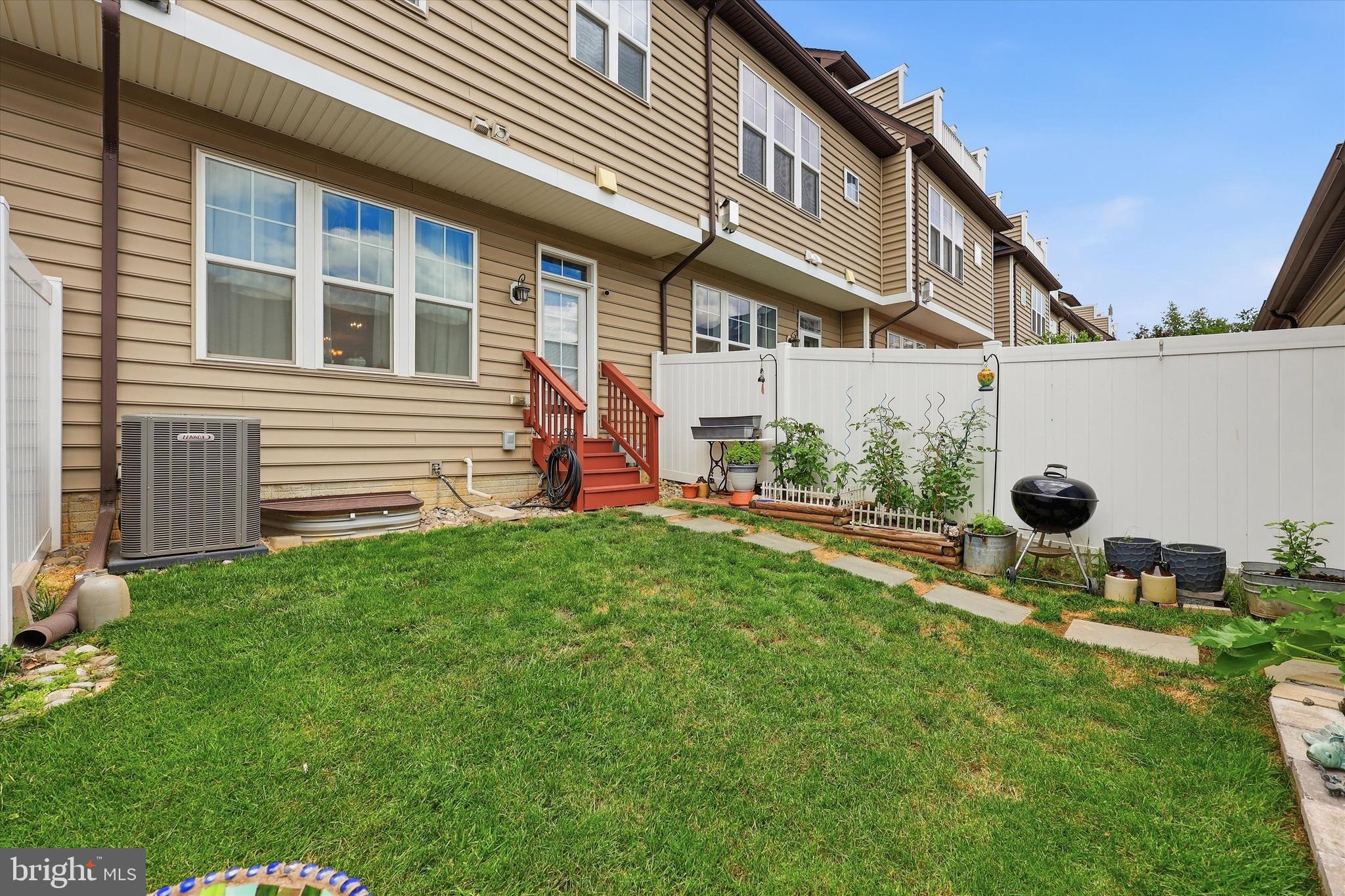 1004 LINDLEY ROAD