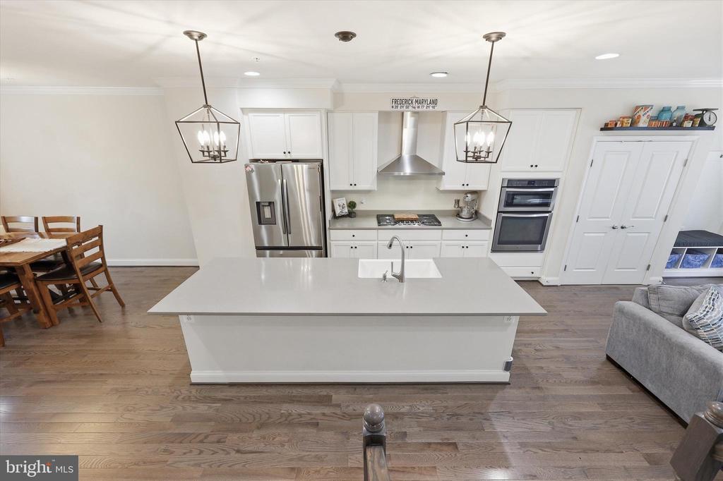 1004 LINDLEY ROAD
