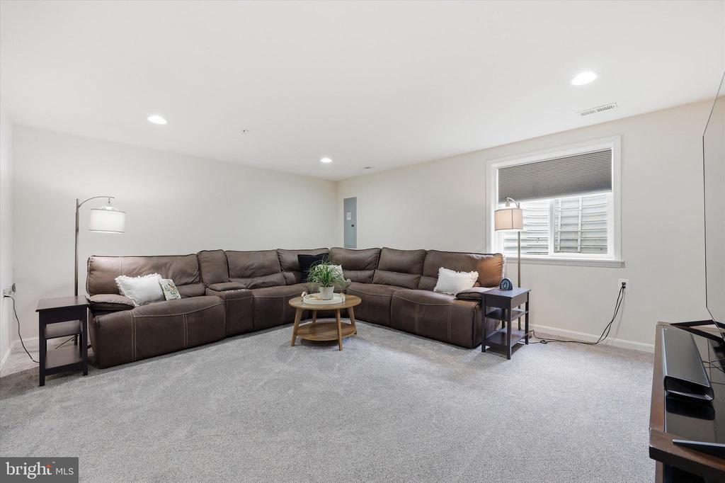 1004 LINDLEY ROAD