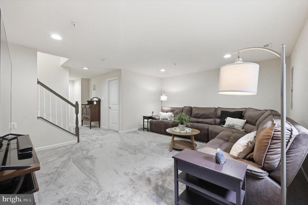 1004 LINDLEY ROAD