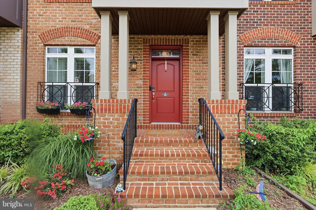 1004 LINDLEY ROAD
