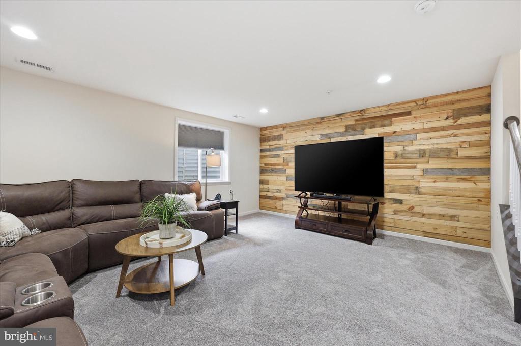 1004 LINDLEY ROAD
