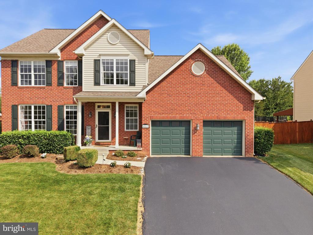 4861 MCLAUREN COURT