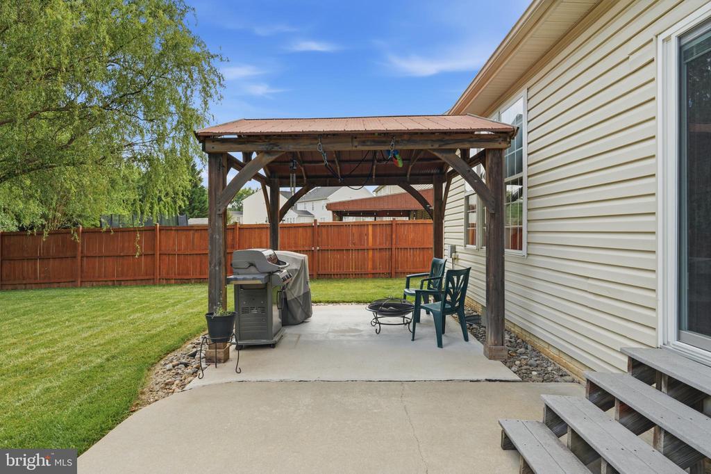 4861 MCLAUREN COURT
