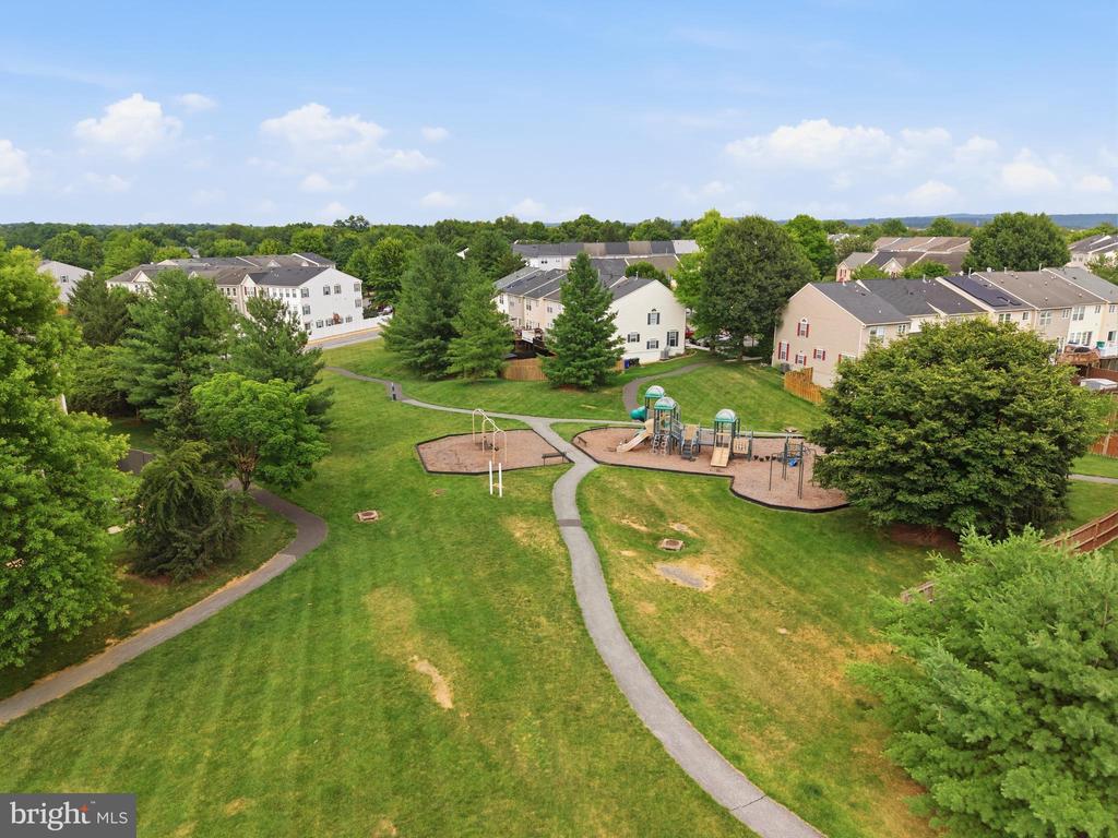 4861 MCLAUREN COURT
