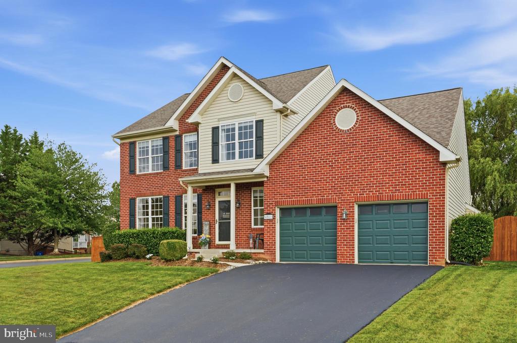 4861 MCLAUREN COURT