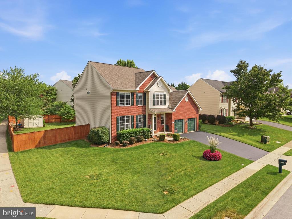 4861 MCLAUREN COURT