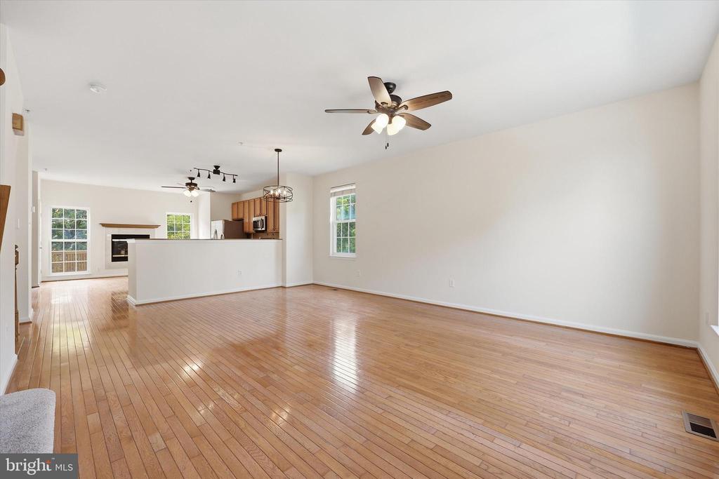 525 ELLISON COURT