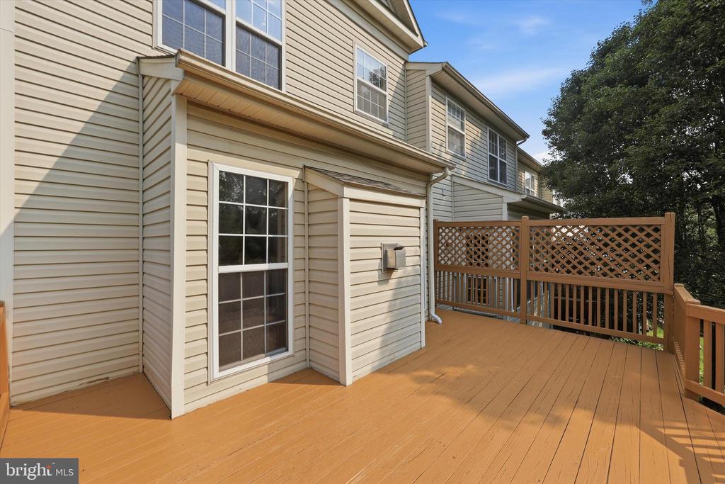 525 ELLISON COURT