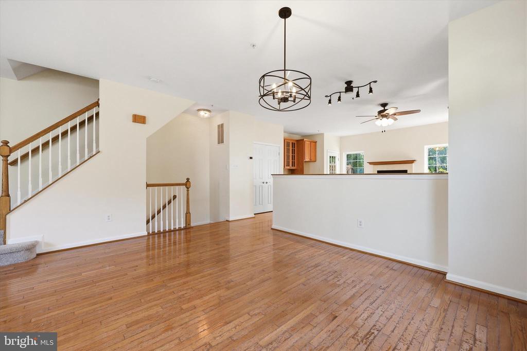 525 ELLISON COURT