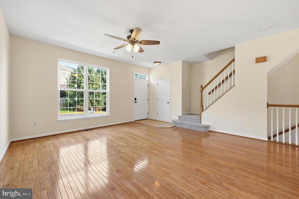 525 ELLISON COURT