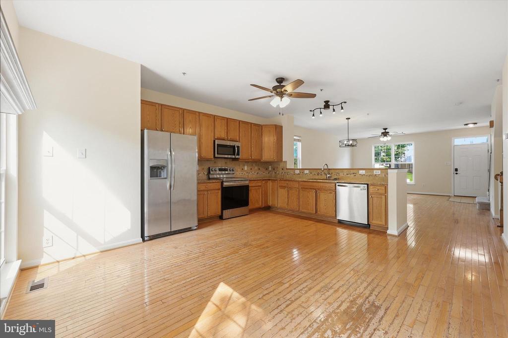 525 ELLISON COURT