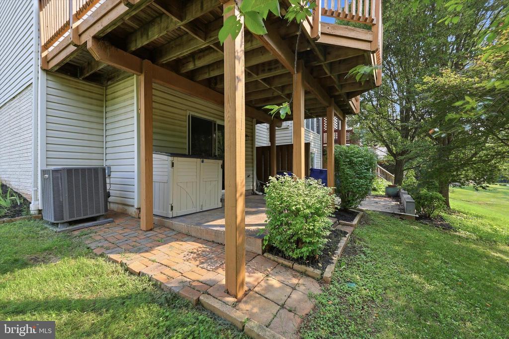 525 ELLISON COURT