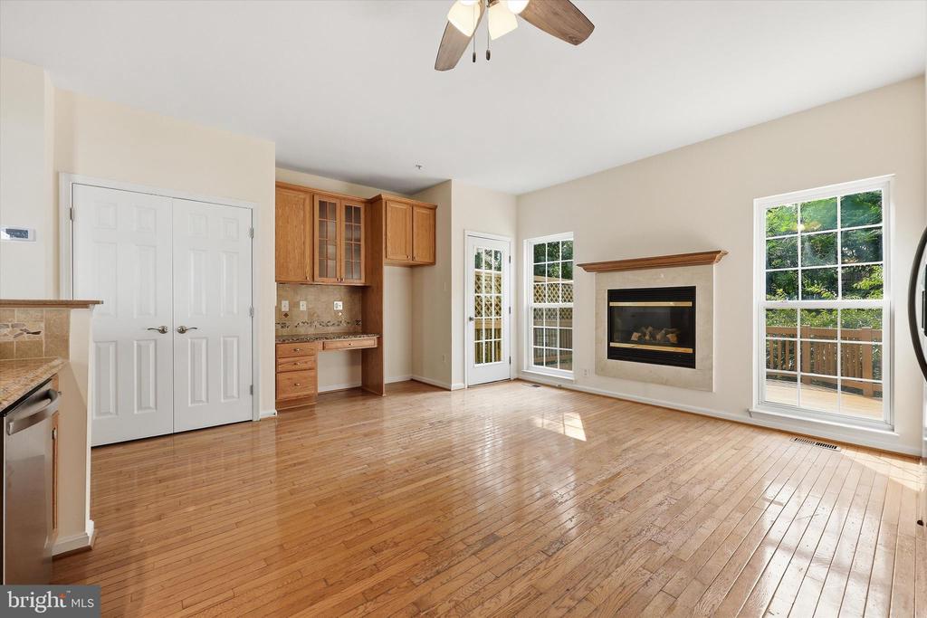 525 ELLISON COURT