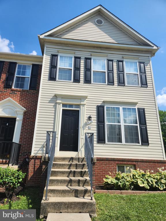 525 ELLISON COURT