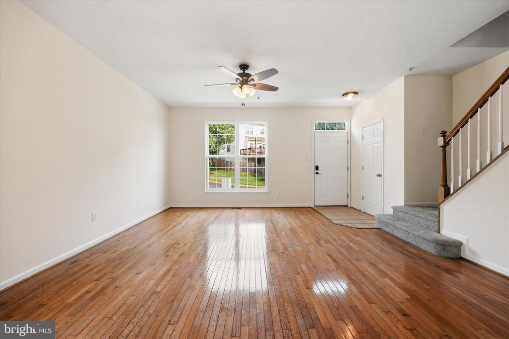 525 ELLISON COURT