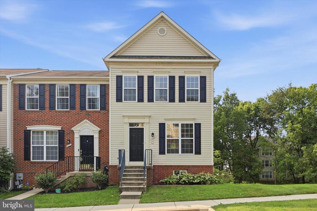 525 ELLISON COURT