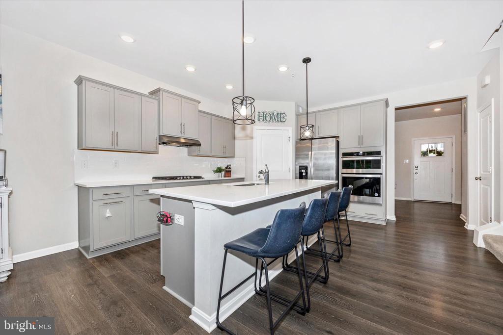 5613 ZOE LANE