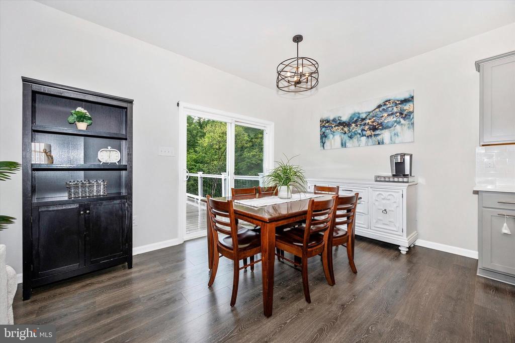 5613 ZOE LANE