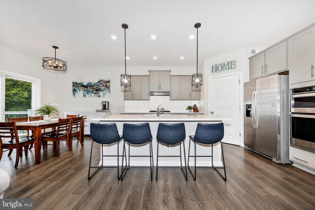 5613 ZOE LANE