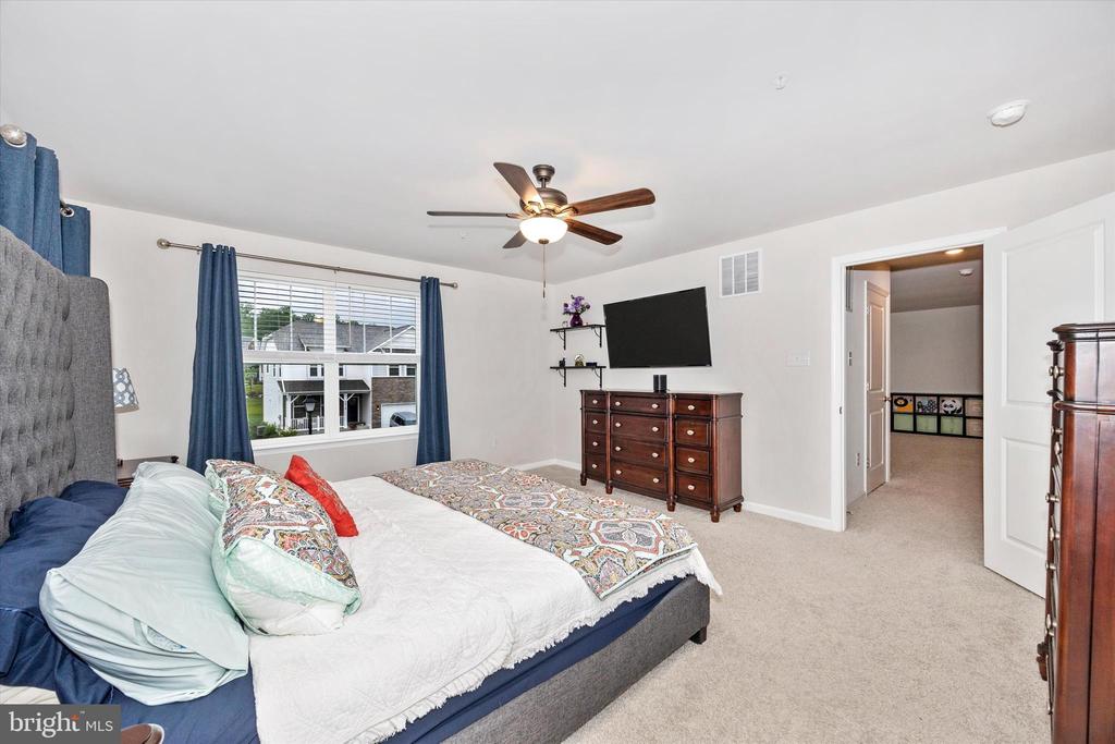 5613 ZOE LANE