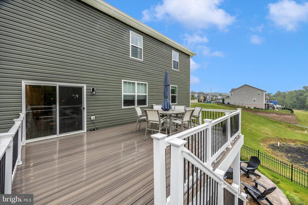 5613 ZOE LANE