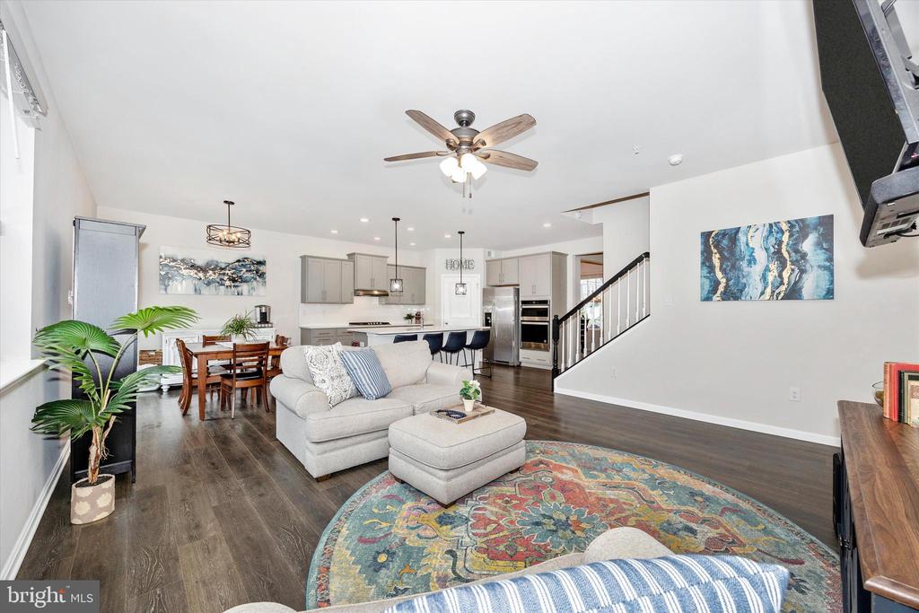 5613 ZOE LANE