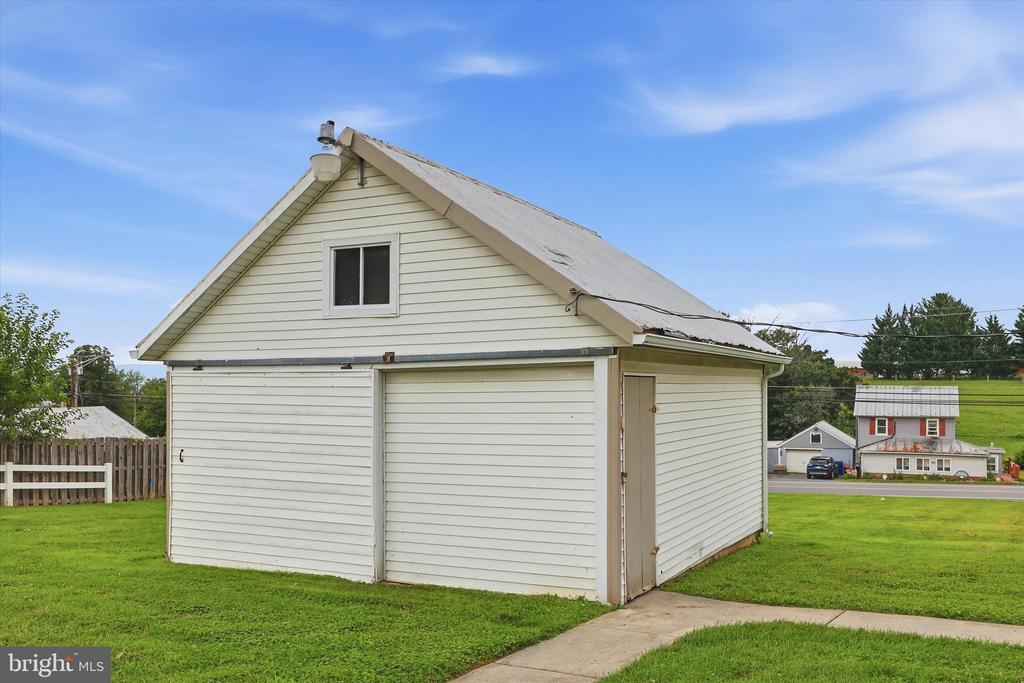 9914 KELLY ROAD