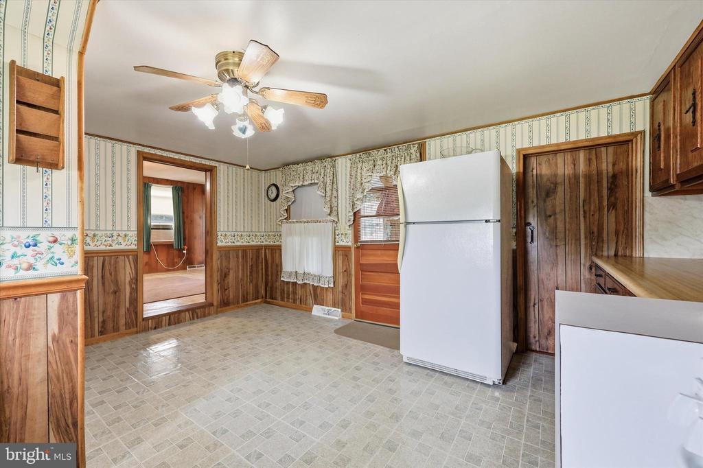 9914 KELLY ROAD