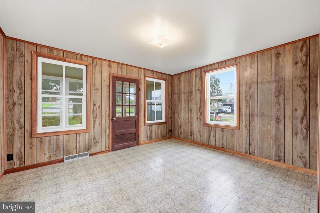 9914 KELLY ROAD