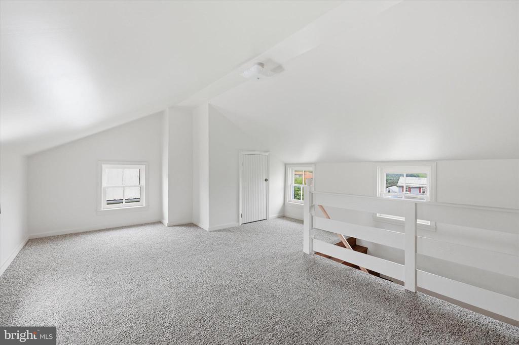9914 KELLY ROAD