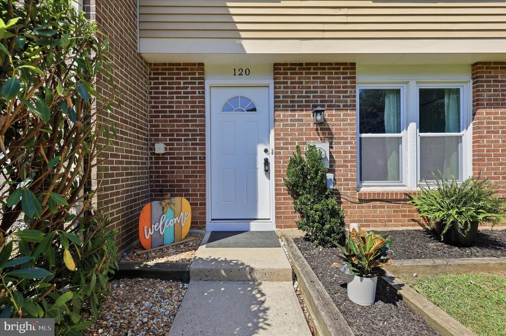 120 SAVANNAH COURT