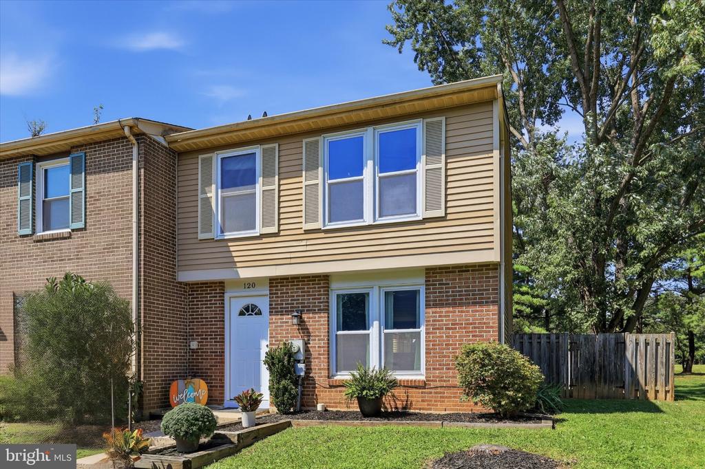 120 SAVANNAH COURT