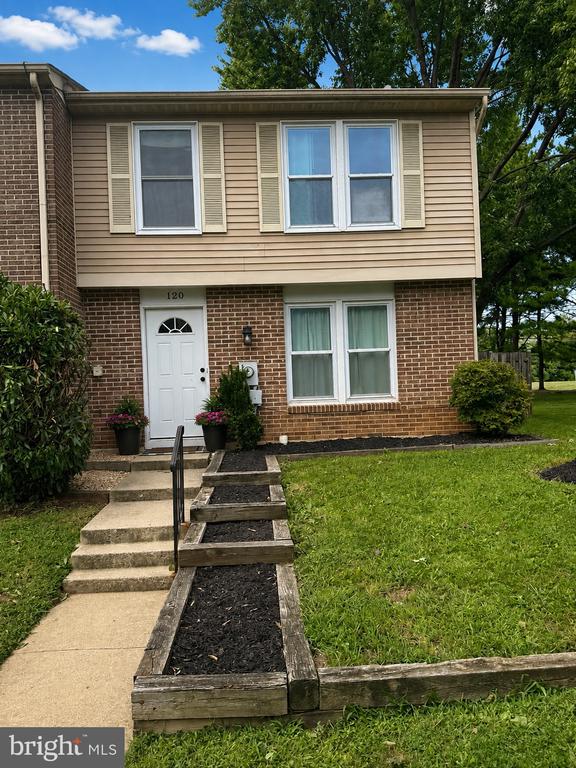 120 SAVANNAH COURT