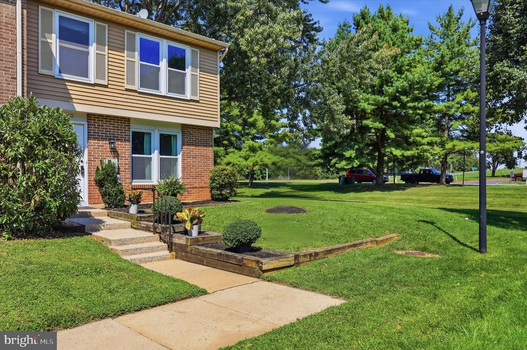120 SAVANNAH COURT