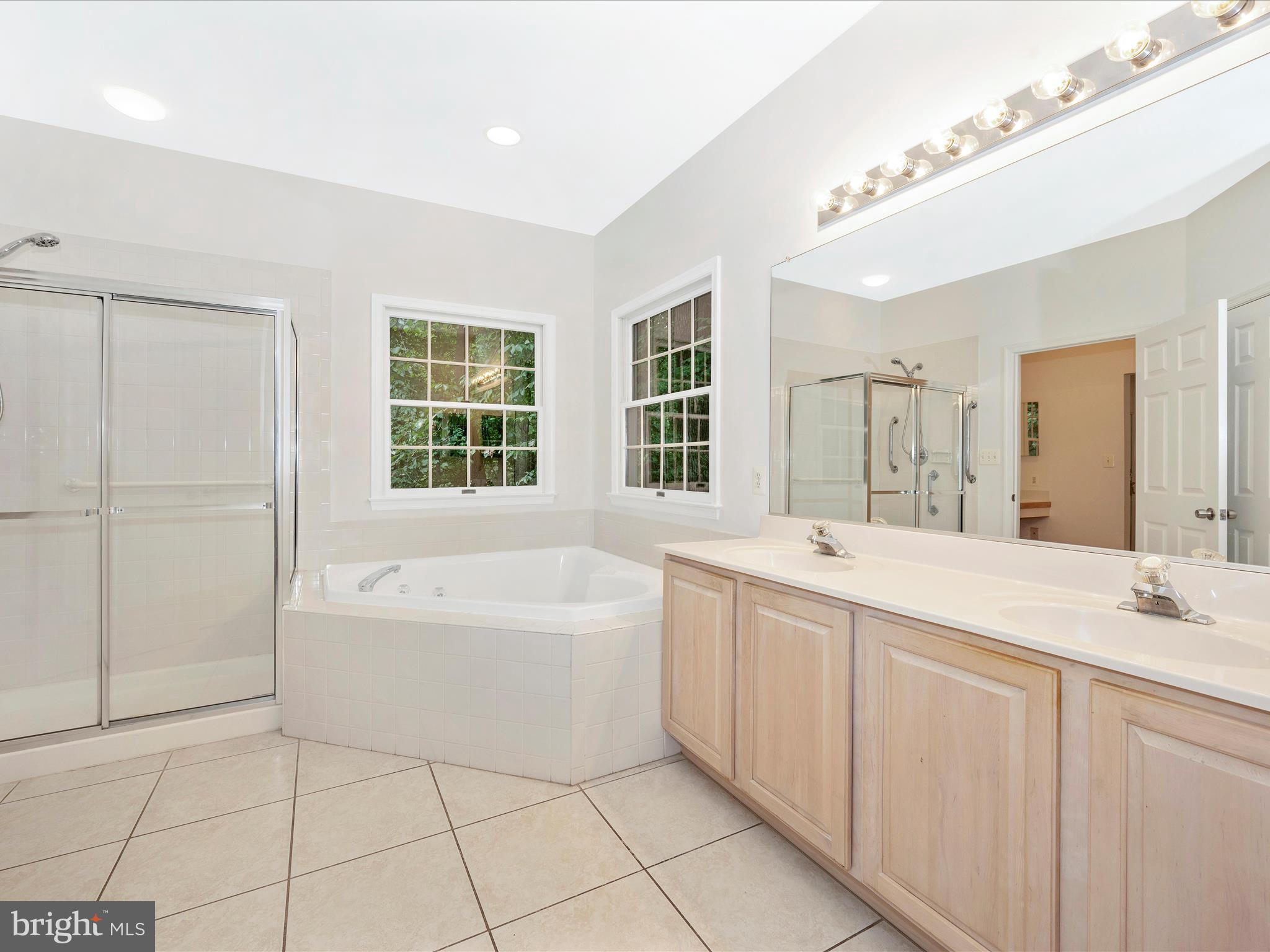 10084 GREEN CLOVER DRIVE